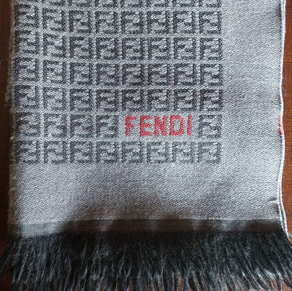 Authentic Fendi Zucchino Unisex 100% Wool Scarf Made in Italy Approx L62xW14